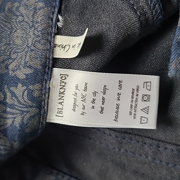 ***SOLD*** Women's Blank NYC Printed Spray On Skinny Jeans. - Picture 4 of 8
